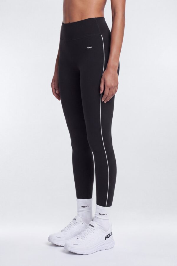 Leggings in Black and White