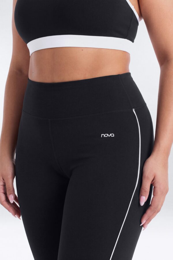 Leggings in Black and White