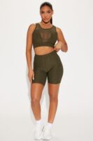 Piece in Olive 87% polyester