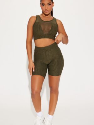 Piece in Olive 87% polyester