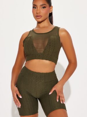 Piece in Olive 87% polyester