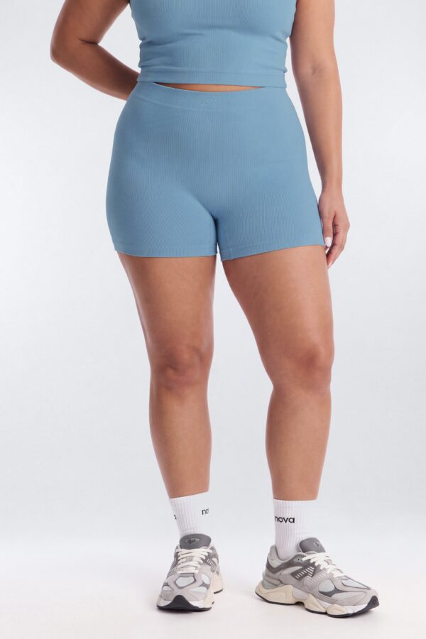 Shorts in Indigo 79% cotton