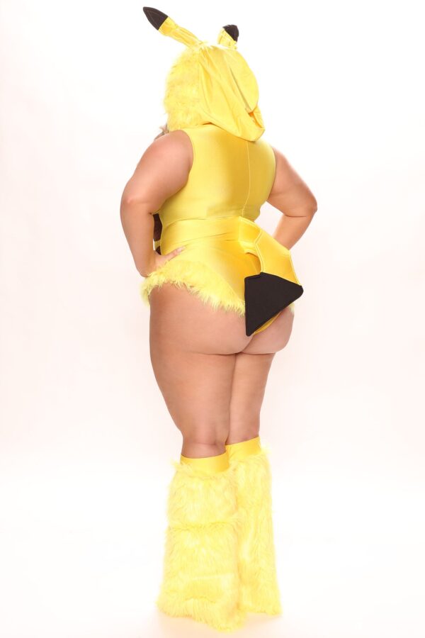 Contrast Set in Yellow