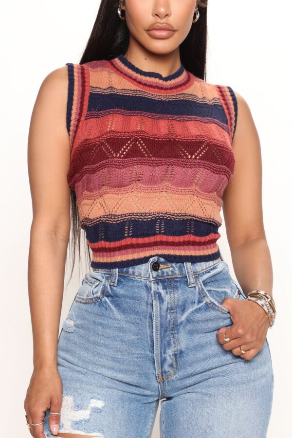 Pullover with cropped