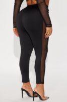 Leggings with a cropped