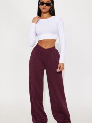 Wide-Leg Pants in Burgundy