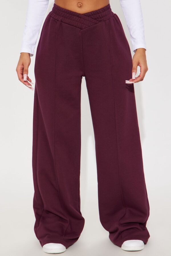 Wide-Leg Pants in Burgundy