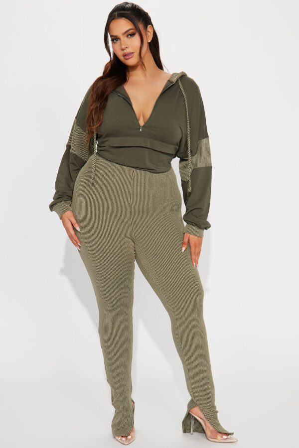 Jumpsuit in Olive 72% polyester