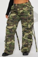 Wide-Leg Pants in Olive