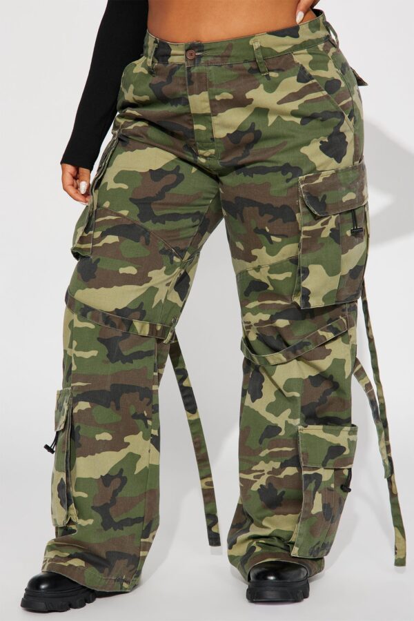 Wide-Leg Pants in Olive