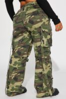 Wide-Leg Pants in Olive