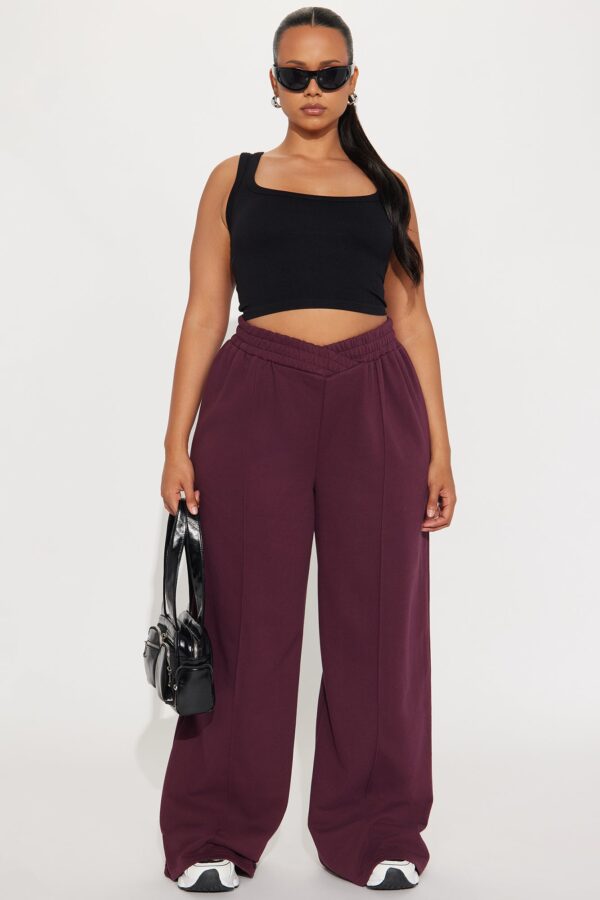 Wide-Leg Pants in Burgundy