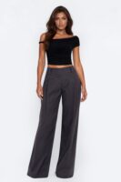 Pants with a pleated
