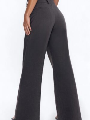Pants with a pleated
