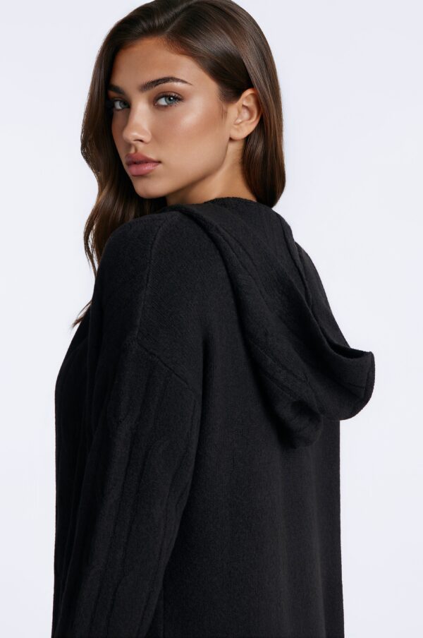 Cardigan in Black 98% polyester