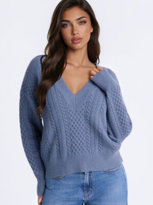 V-Neck Pullover in Blue