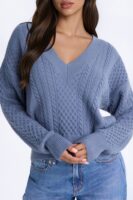 V-Neck Pullover in Blue