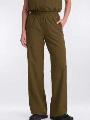 Green Pants with wide leg