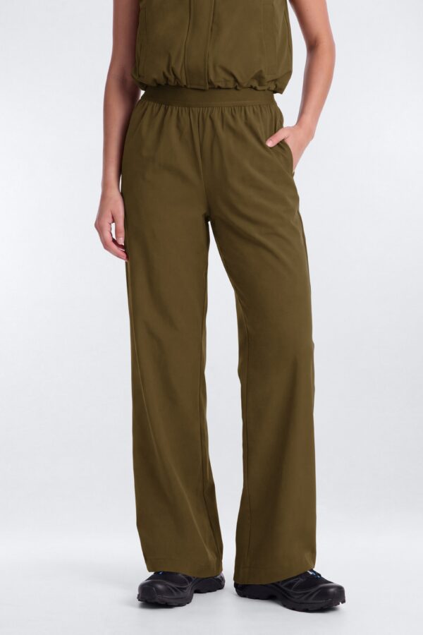 Green Pants with wide leg