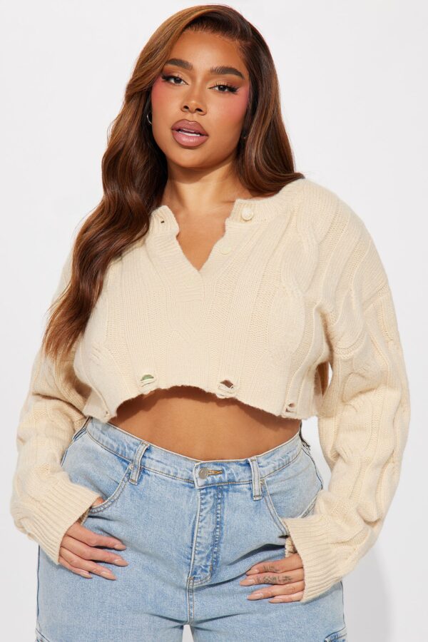Sweater in Cream 52% acrylic