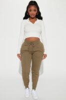 Pants with an oversized