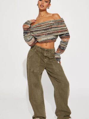 Pullover with a cropped