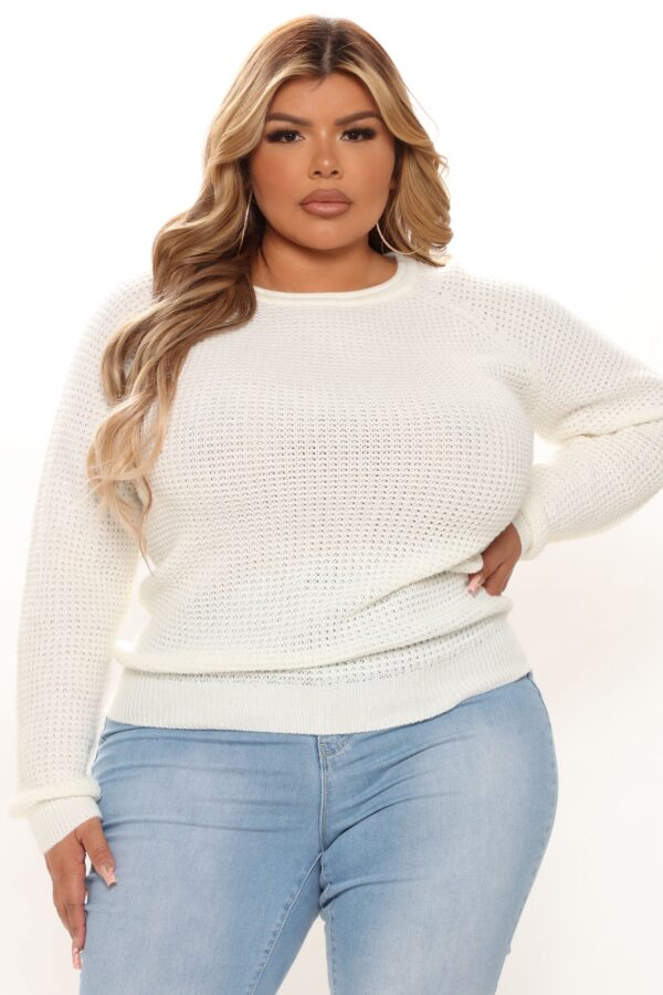 Pullover in Ivory 100% acrylic
