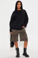Black Sweatshirt with oversized