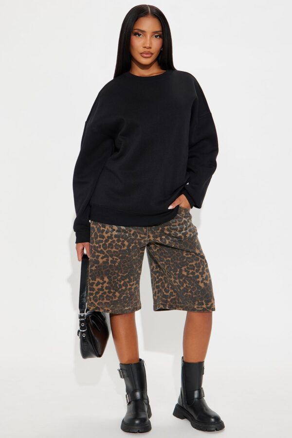 Black Sweatshirt with oversized
