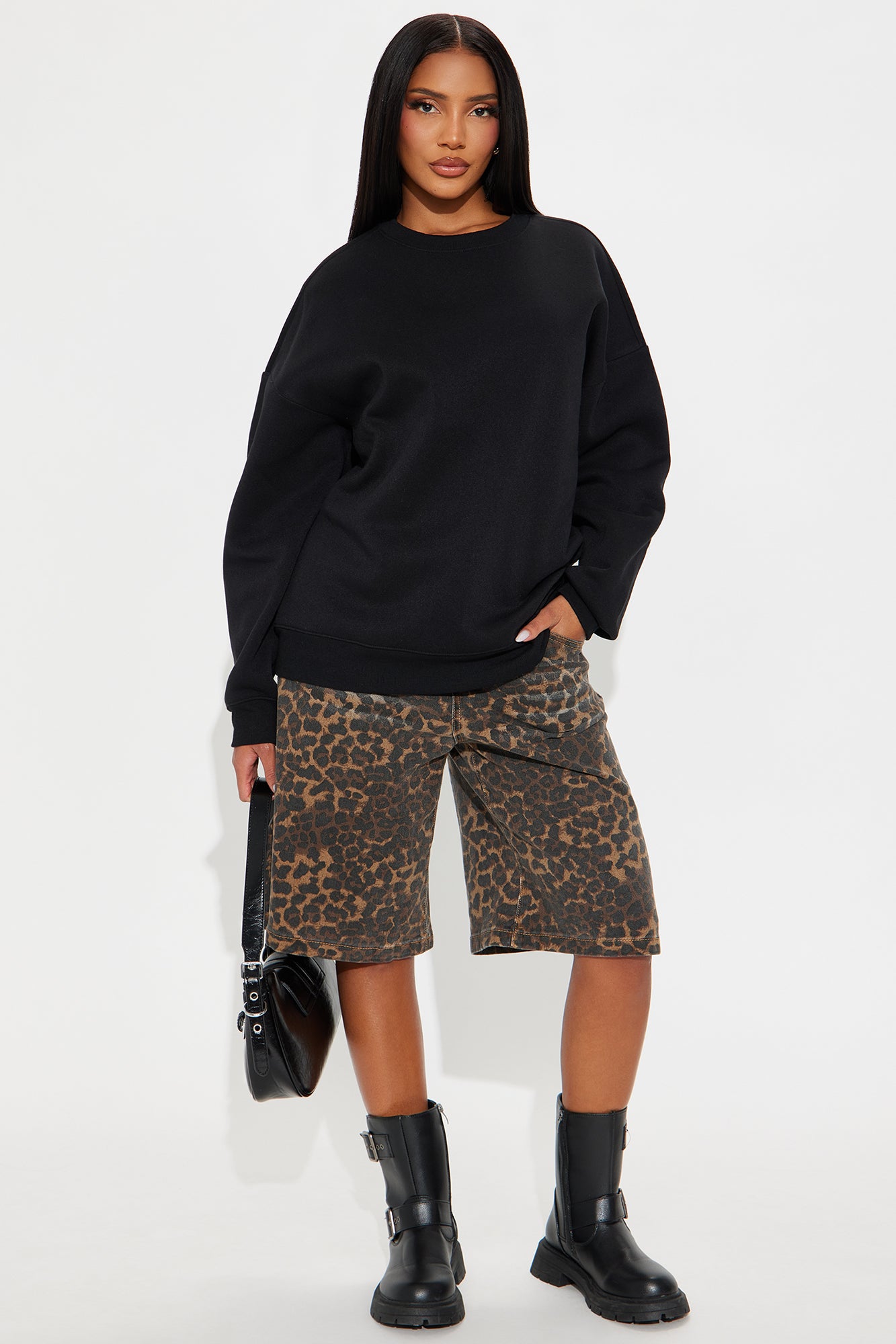 Black Sweatshirt with oversized