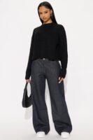 Mock-Neck Pullover in Black
