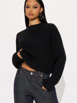 Mock-Neck Pullover in Black