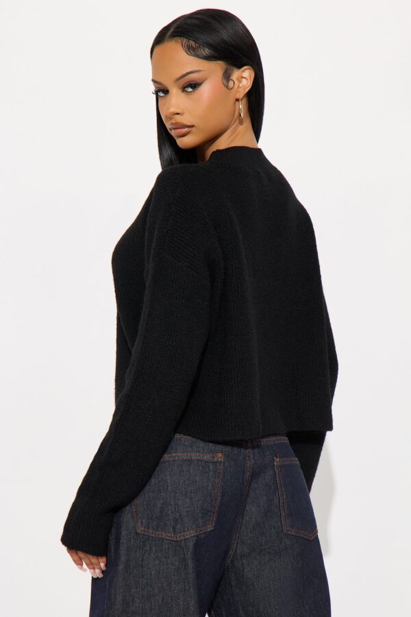 Mock-Neck Pullover in Black