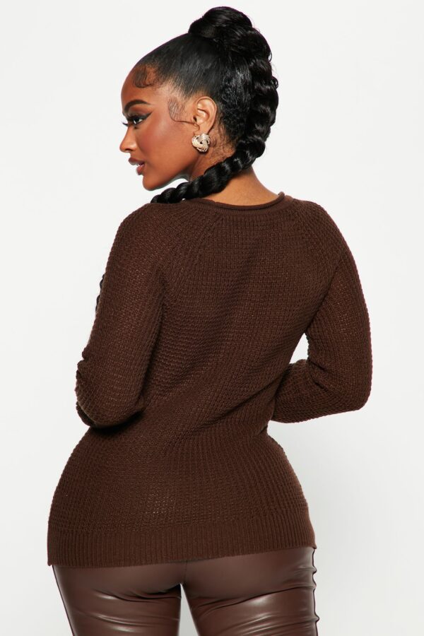 Chocolate Pullover
