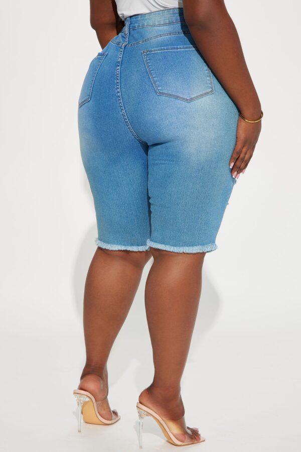Shorts in 66% cotton