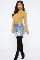 Pullover in Mustard