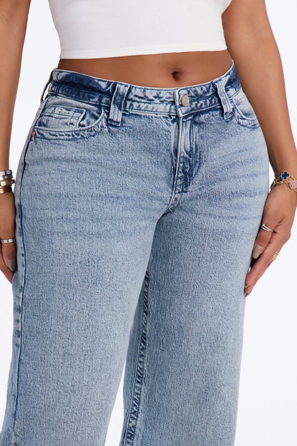 Line It Up Straight Leg Jeans - Vintage Wash