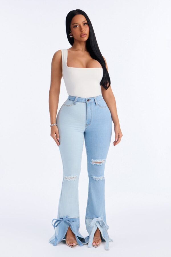 Pants in 98% cotton and 2% spandex