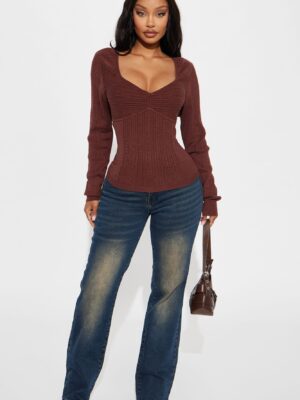 Pullover with a ribbed knit