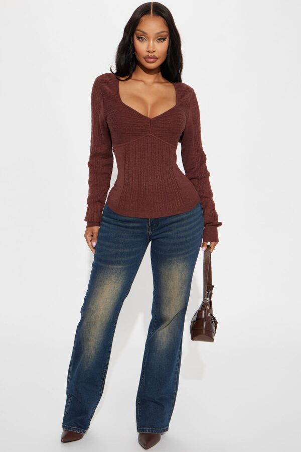 Pullover with a ribbed knit