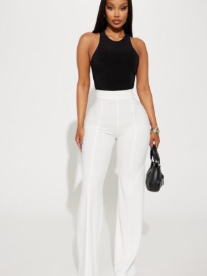 Dress in White 95% polyester