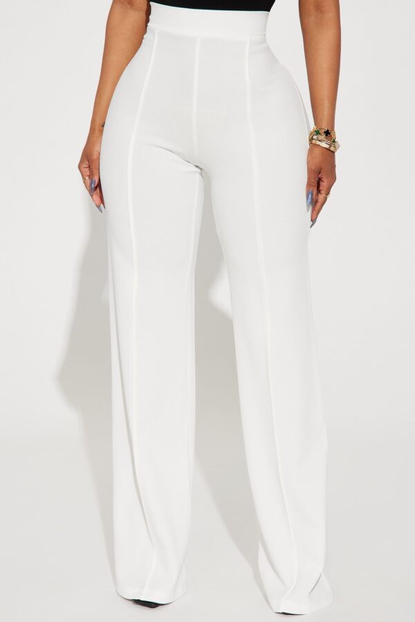 Dress in White 95% polyester