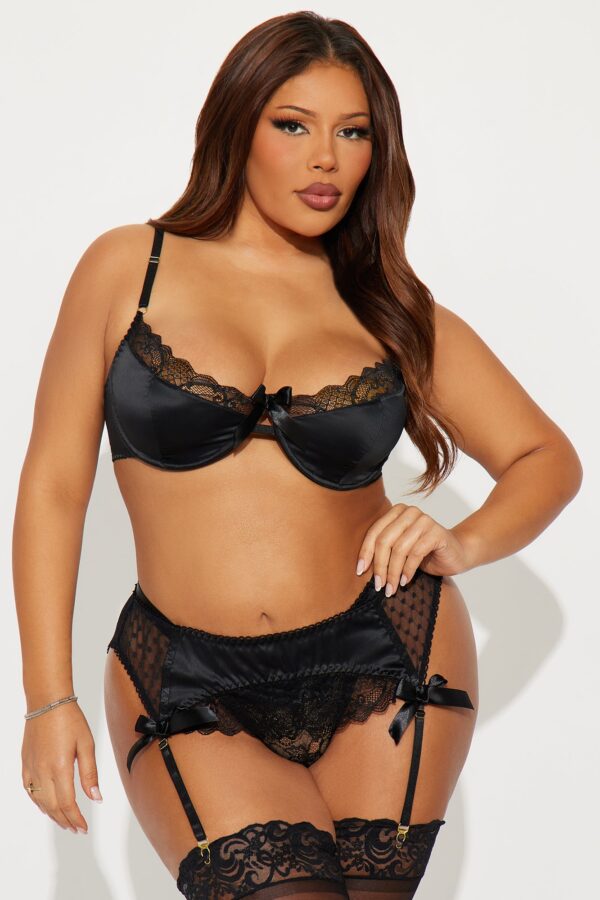 V-Neck Set