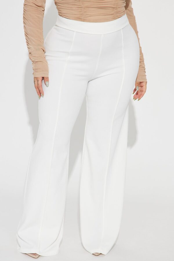 Dress in White 95% polyester
