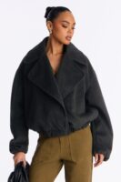 Coat with an oversized