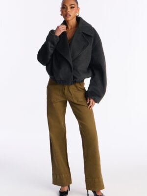 Coat with an oversized