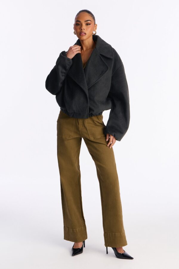Coat with an oversized