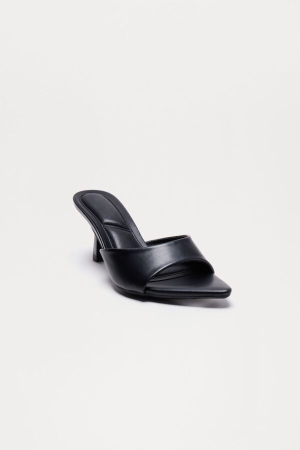 Susan Pointed Toe Kitten Heels - Black