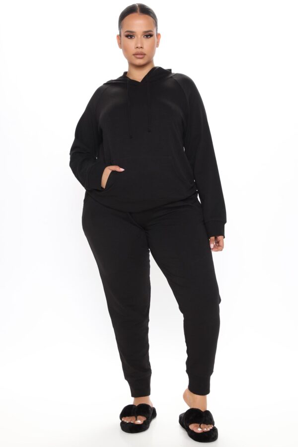 Pants in Black 60% polyester