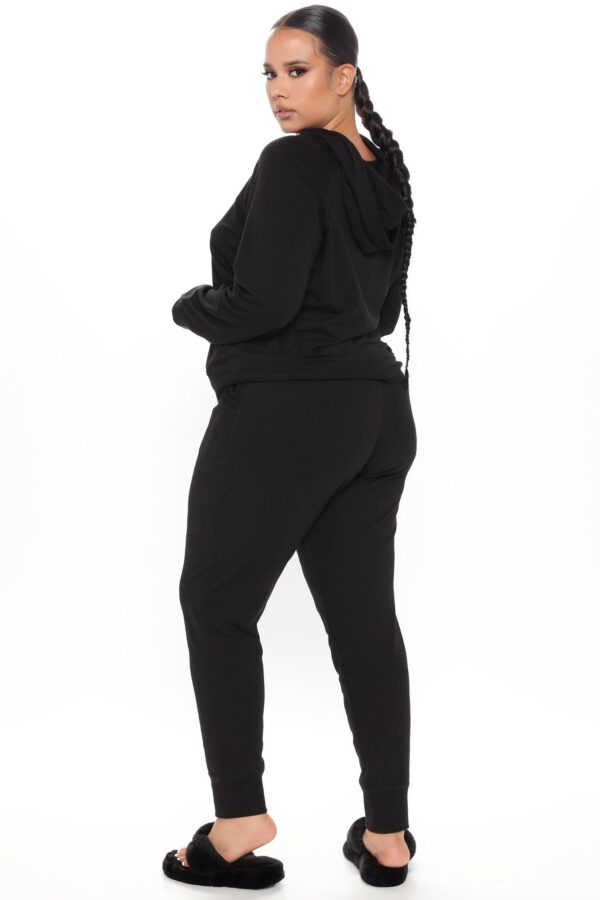 Pants in Black 60% polyester